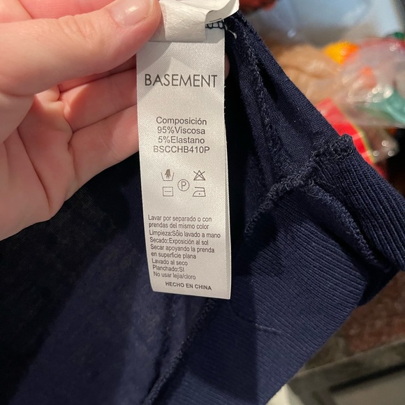 Womens Basement Basic Cardigan, Size Medium - Picture 11 of 15